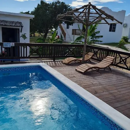 Azteca Villas Treasure Beach Exterior photo
