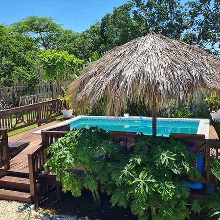 Azteca Villas Treasure Beach Exterior photo
